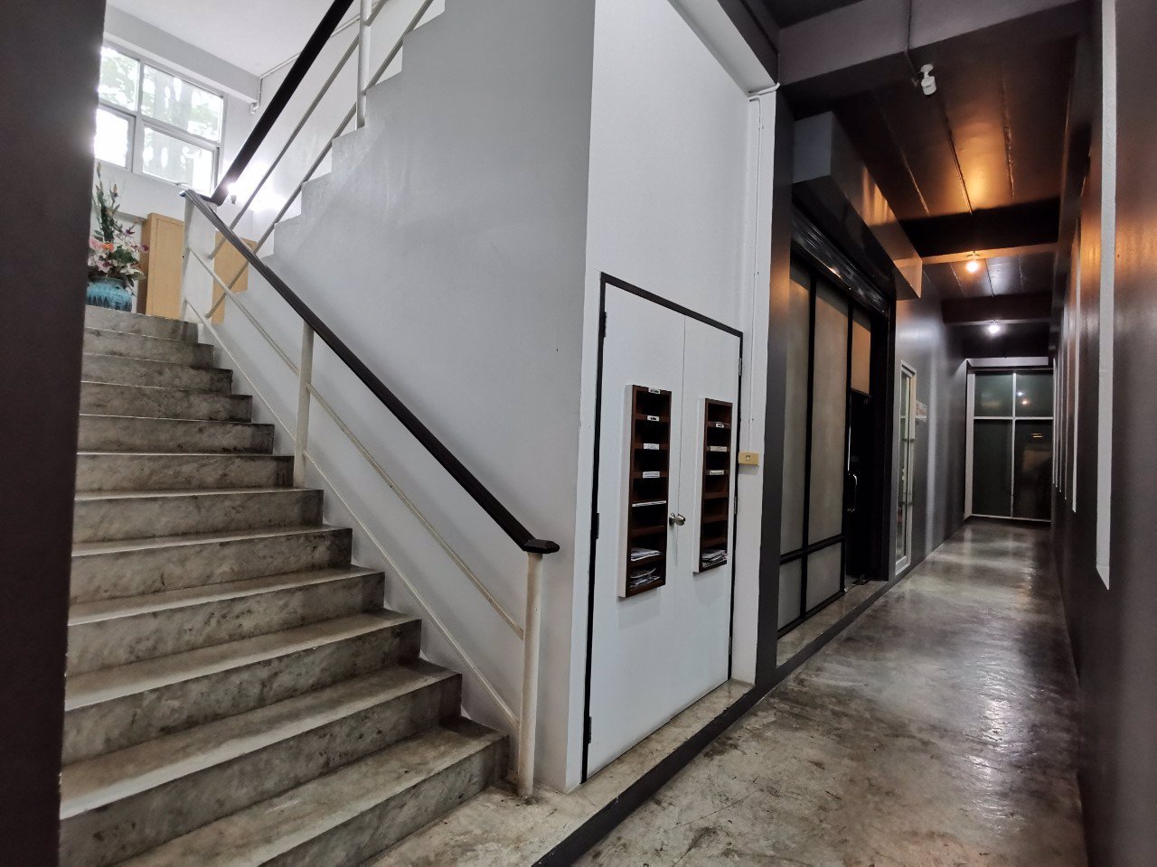 ขายด่วน-อาคารสำนักงาน-3-ชั้น-135-ตรว-ทาวน์อินทาวน์-โครงสร้างอาคารดีมาก-เพดานสูง-สวยมาก