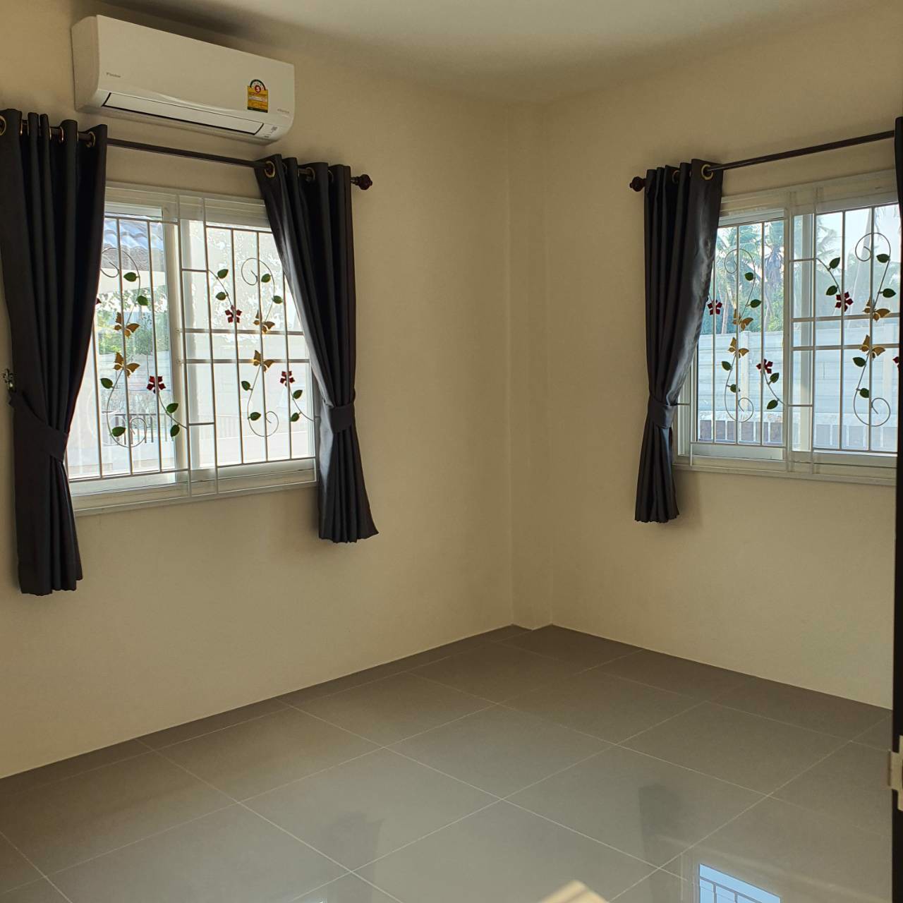 ให้เช่าทาวน์เฮ้าส์-หลังมุม-โรงโป๊ะ-ตะเคียนเตี้ย-ชลบุรี