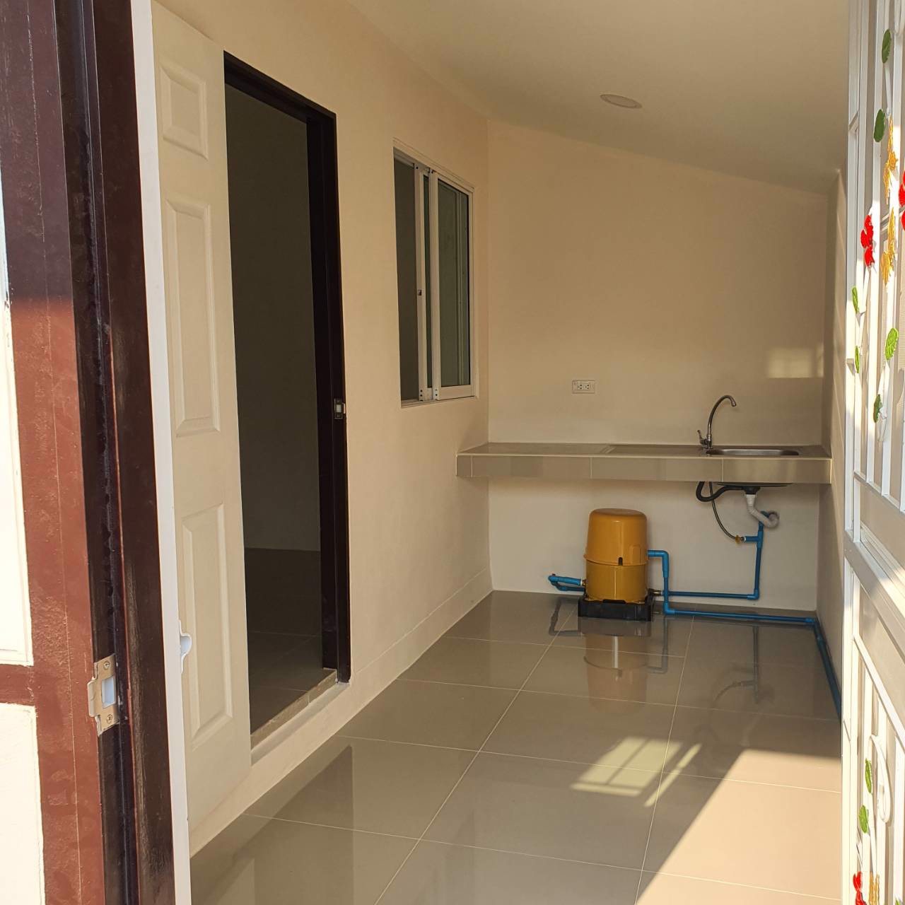 ให้เช่าทาวน์เฮ้าส์-หลังมุม-โรงโป๊ะ-ตะเคียนเตี้ย-ชลบุรี