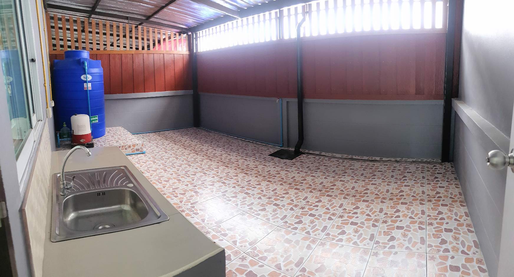 ให้เช่าทาวน์เฮ้าส์-โรงโป๊ะ-ตะเคียนเตี้ย-บางละมุง-เจ้าของปล่อยเอง-