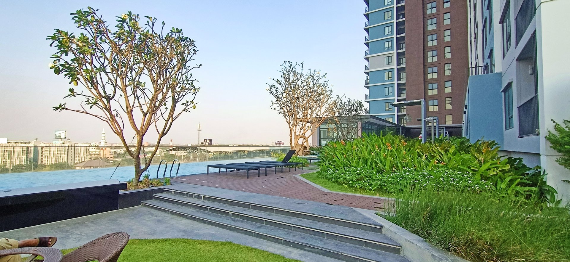 ขายคอนโด-ริชพาร์ค-แอท-ทริปเปิ้ลสเตชั่น-rich-park-triple-station-ใกล้รถไฟฟ้า-3สาย-ห้องใหญ่เว่อร์