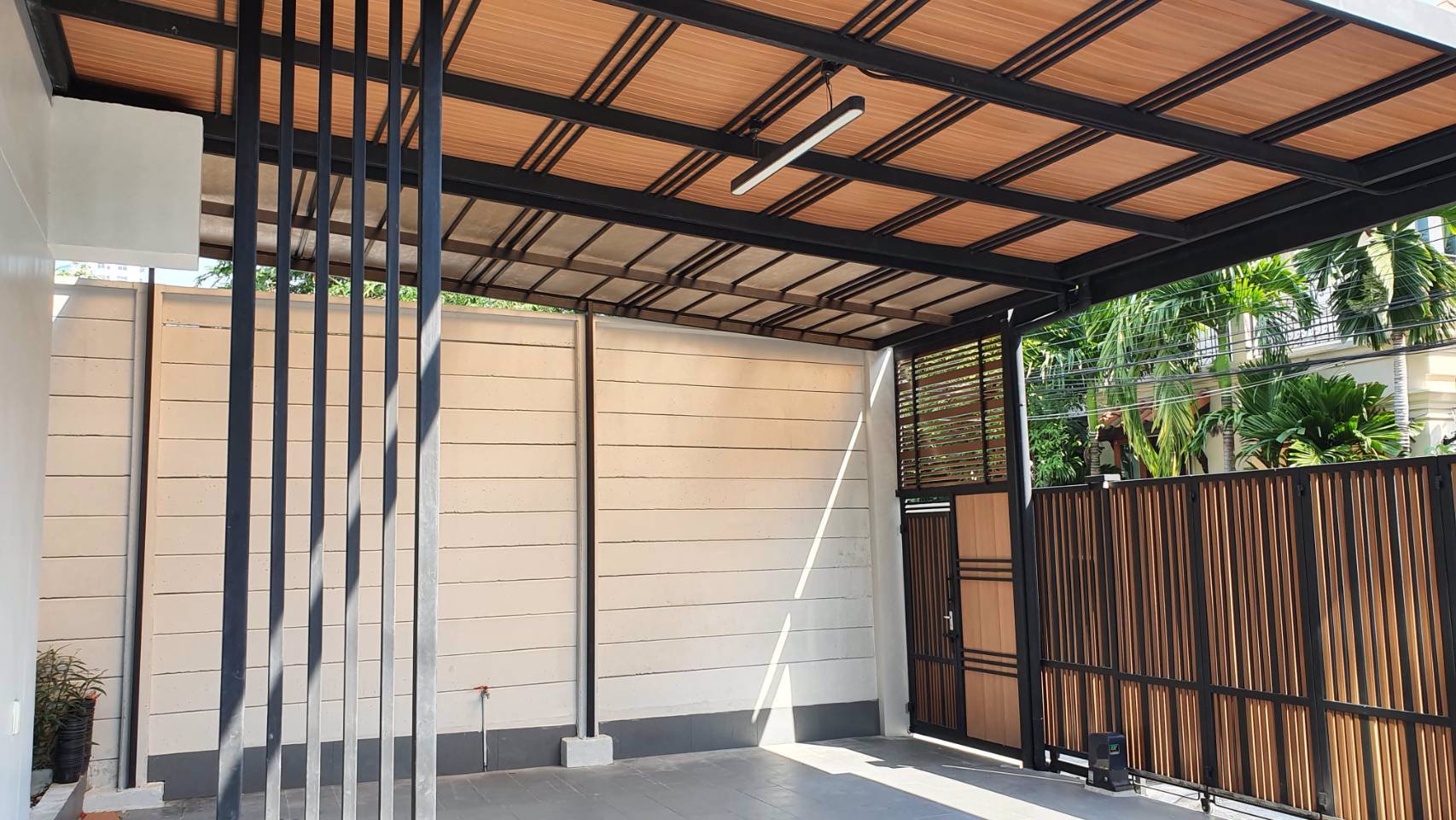 ทาว์โฮมส์สร้างใหม่-3-ชั้น-38-ตรว-ใกล้บิ๊กซี-ลาดพร้าว-ซอยลาดพร้าว-25-ราคาต่อรองได้