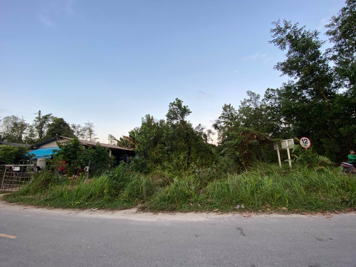 ขายที่ดินเนื้อที่-2-งาน-64-ตารางวา