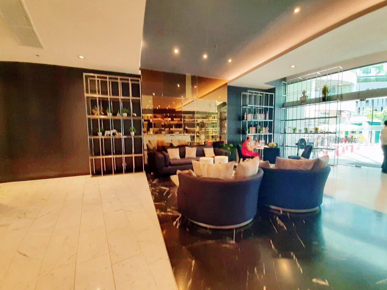 ลงทุนอย่างชาญฉลาด-คอนโดทำเลศักยภาพใจกลางเมืองโซนสุขุมวิท-ใกล้-รถไฟฟ้า