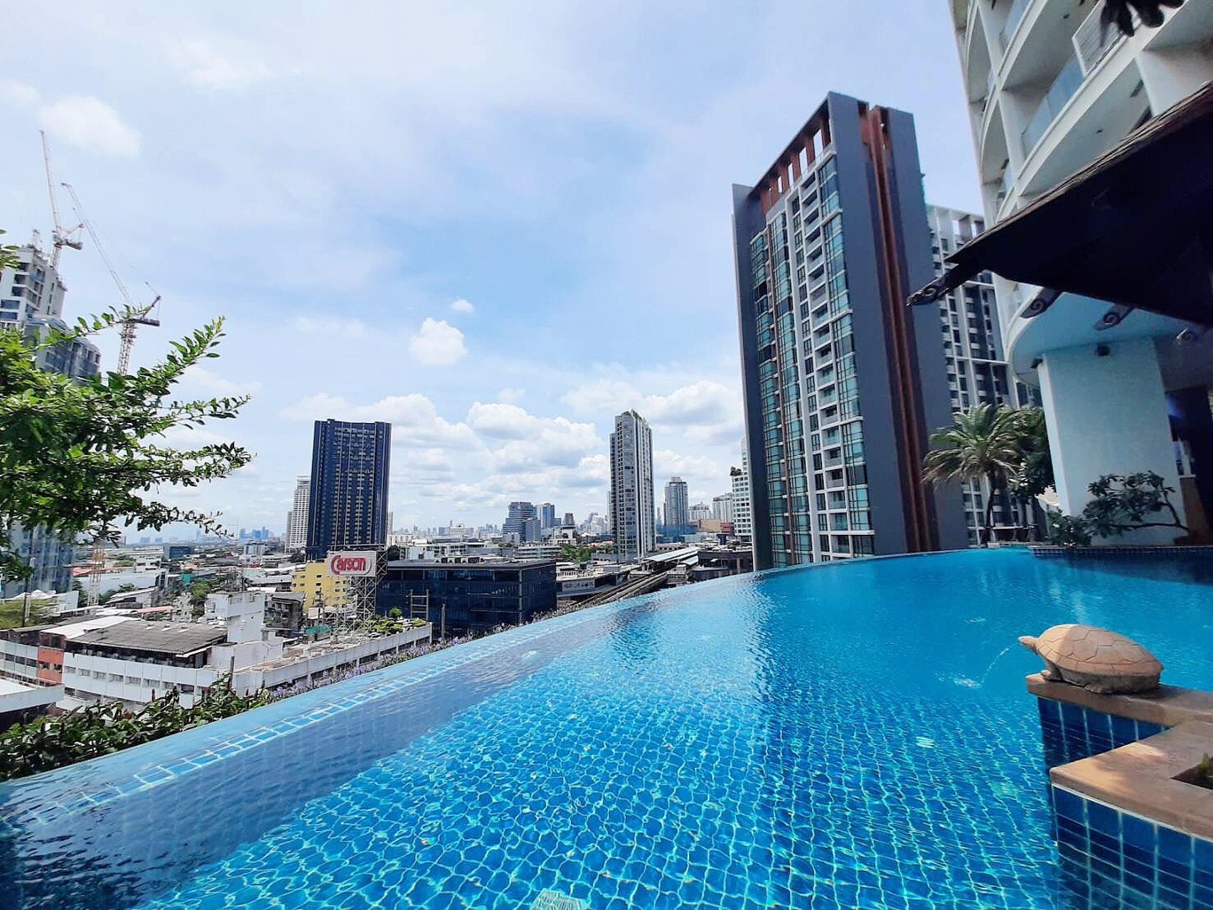 ลงทุนอย่างชาญฉลาด-คอนโดทำเลศักยภาพใจกลางเมืองโซนสุขุมวิท-ใกล้-รถไฟฟ้า