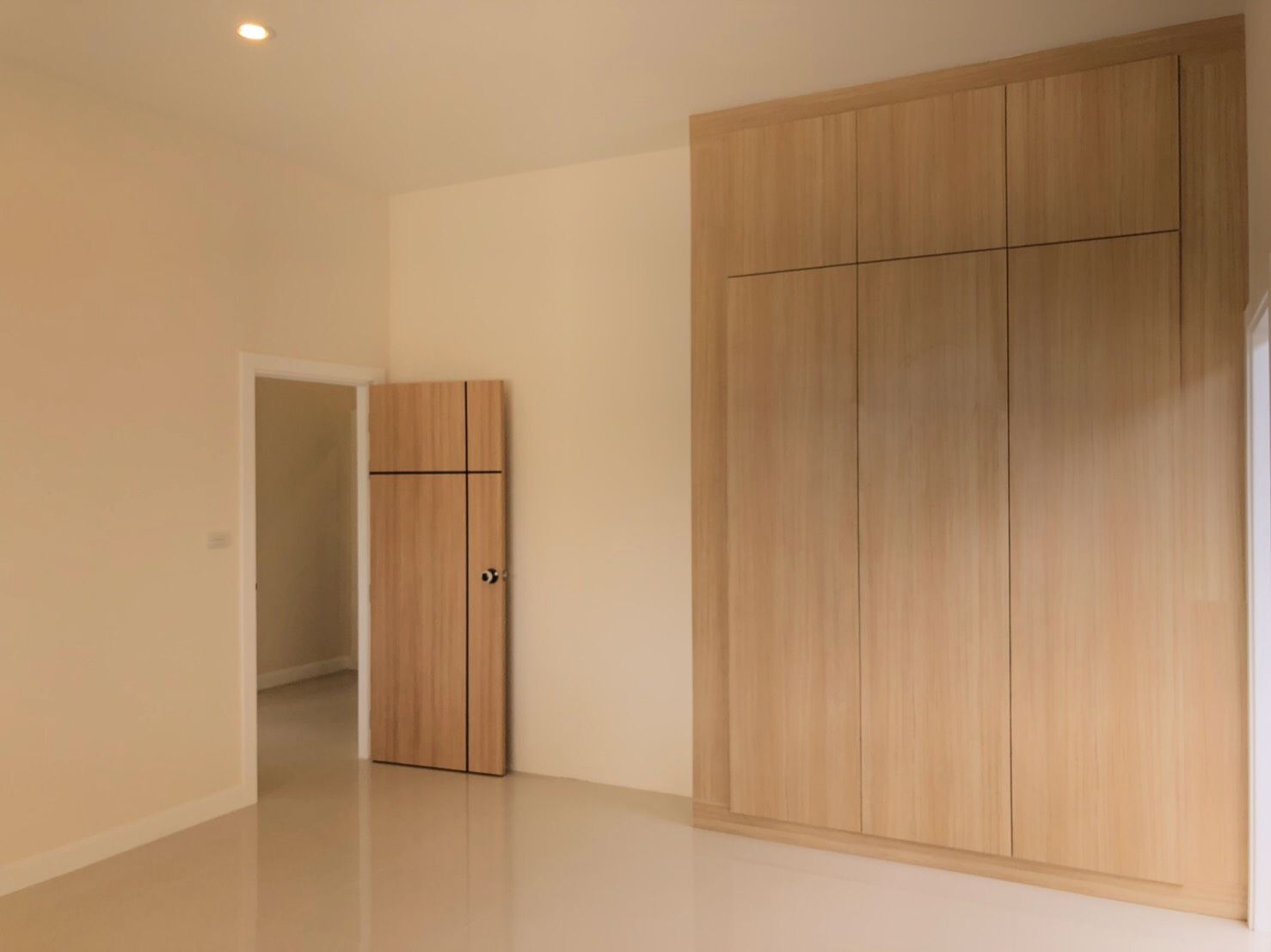 ขายหรือเช่า-พูลวิลล่า-ห้วยใหญ่-พัทยา-บ้านใหม่-ตบแต่งสวยพร้อมเข้าอยู่