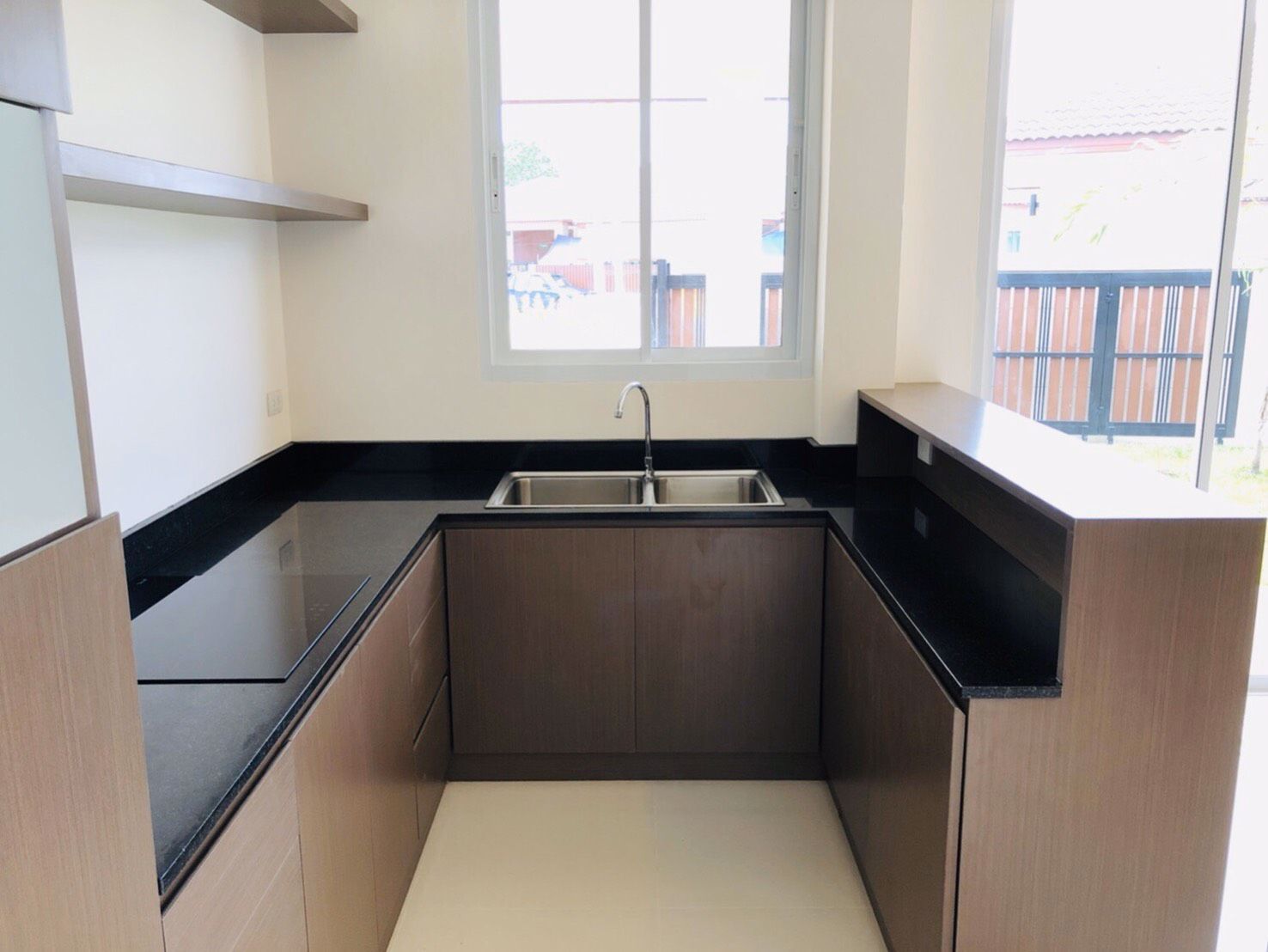 ขายหรือเช่า-พูลวิลล่า-ห้วยใหญ่-พัทยา-บ้านใหม่-ตบแต่งสวยพร้อมเข้าอยู่