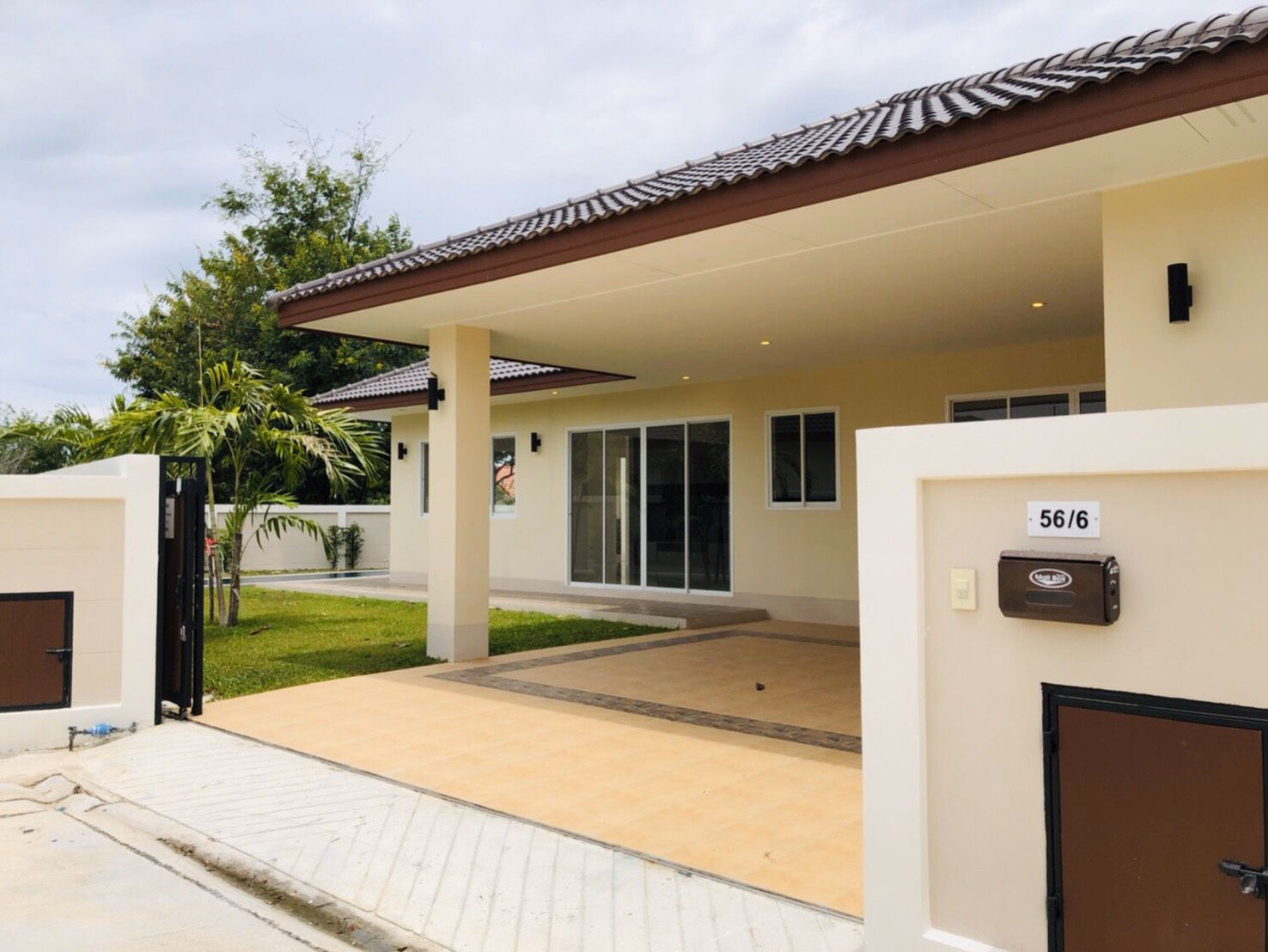 ขายหรือเช่า-พูลวิลล่า-ห้วยใหญ่-พัทยา-บ้านใหม่-ตบแต่งสวยพร้อมเข้าอยู่