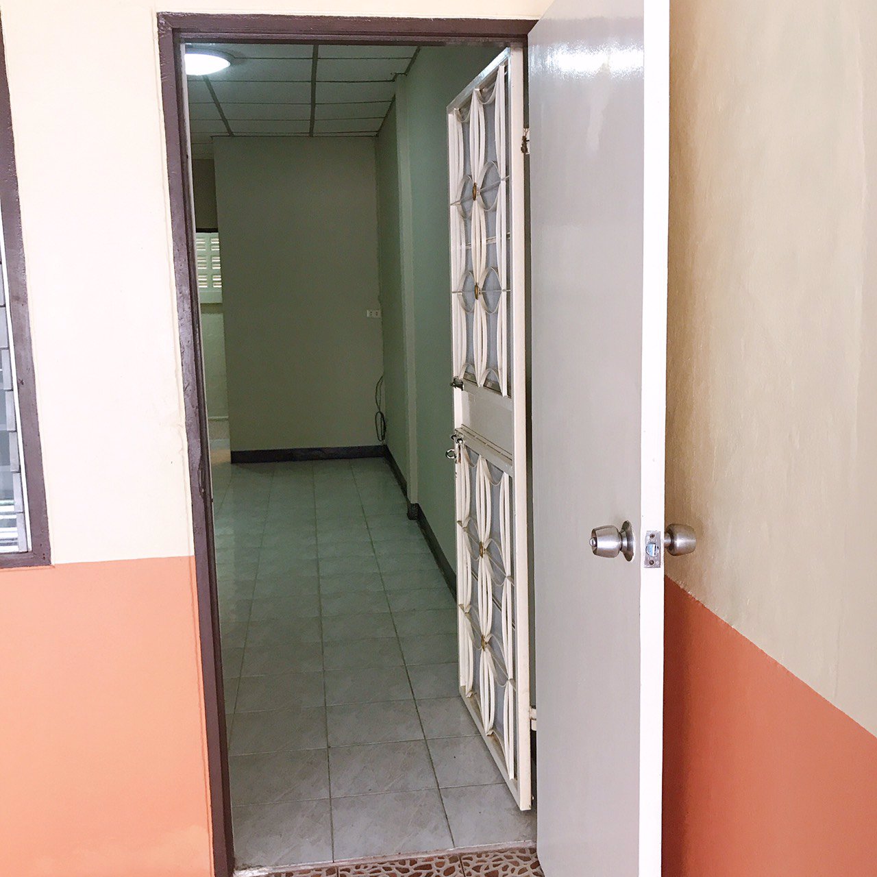 ขายทาวน์เฮ้าส์ราคาถูก-ปรับปรุงแล้วพร้อมเข้าอยู่