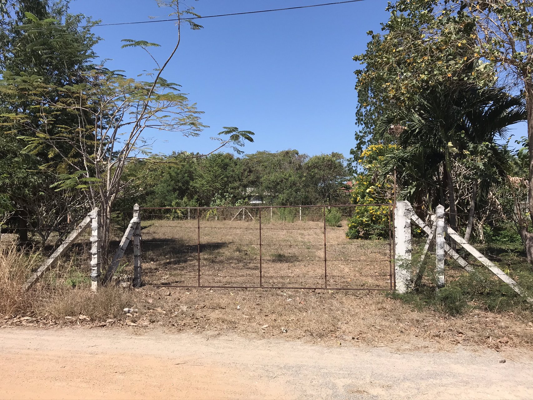 ขายด่วนที่ดินบางเสร่ฝั่งทะเล-ขายถูกกว่าราคาปกติถึง-30-