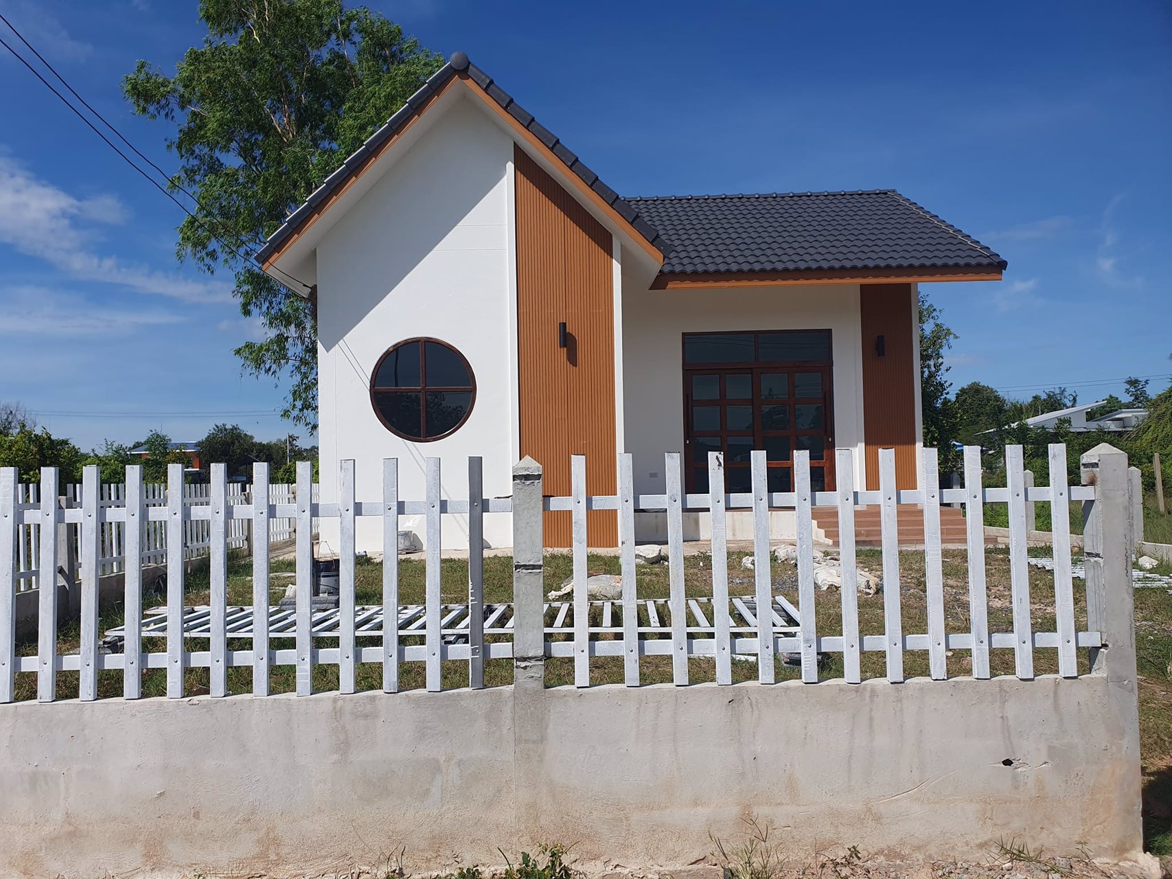 ขายถูก129ล้าน-ขายบ้านพร้อมที่ดินขนาด-50ตารางวา-2ห้องนอน1ห้องน้ำ