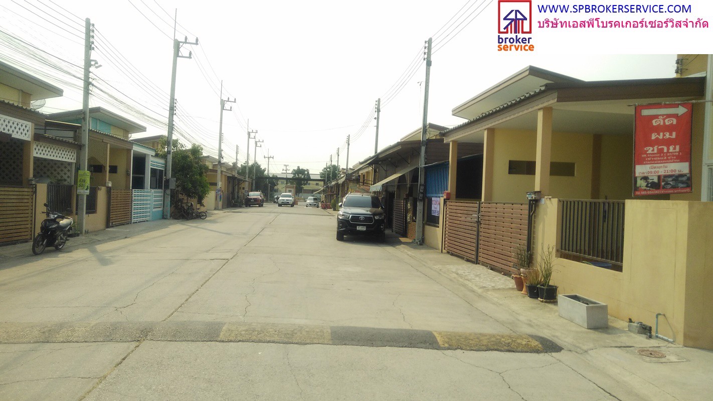 ขายทาวน์เฮาส์-หมู่บ้านบีเค-ลัคกี้โฮม2-ถนนหลักหมู่บ้าน