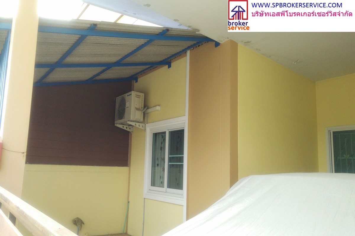 ขายทาวน์เฮาส์-หมู่บ้านบีเค-ลัคกี้โฮม2-ถนนหลักหมู่บ้าน