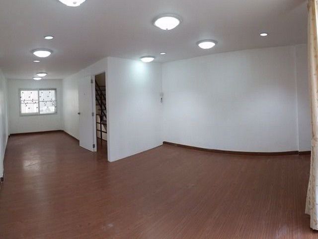 ให้เช่าโฮมออฟฟิศ-4-ชั้น-ปรัชญาโฮมทาวน์-ลาดพร้าว-71-ติดถนนสุคนธสวัสดิ์-เหมาะทำออฟฟิสและอยู่อาศัย