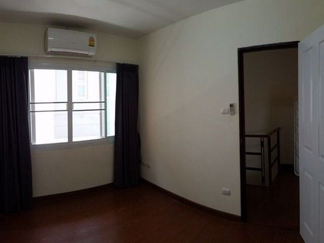 ให้เช่าโฮมออฟฟิศ-4-ชั้น-ปรัชญาโฮมทาวน์-ลาดพร้าว-71-ติดถนนสุคนธสวัสดิ์-เหมาะทำออฟฟิสและอยู่อาศัย