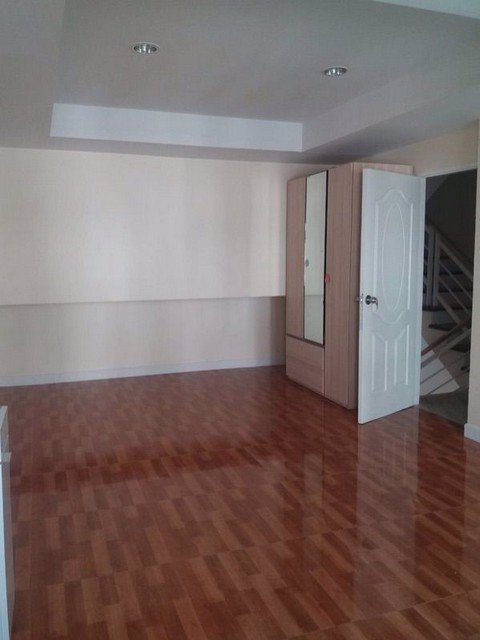 ขายหรือให้เช่าทาวโฮม-5-ชั้น-วิภาวดี-20-ใกล้-mrt-ลาดพร้าวรัชดา-การบินไทย