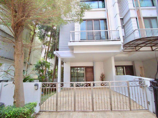 ขาย-townhome-หลังมุม-3-ชั้น-30-ตรวา-areeya-สุขุมวิท77-ใกล้-bts-อ่อนนุช-เอกมัย-ทองหล่อ