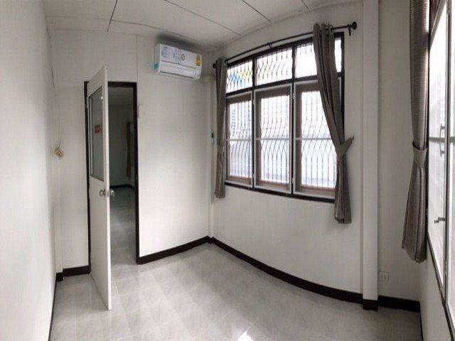 ขายที่ดินพร้อมบ้านเดี่ยวชั้นเดียว-61-ตรว-ซอยประชาราษฏร์บำเพ็ญ-ห้วยขวาง-ใกล้-mrt-ห้วยขวาง