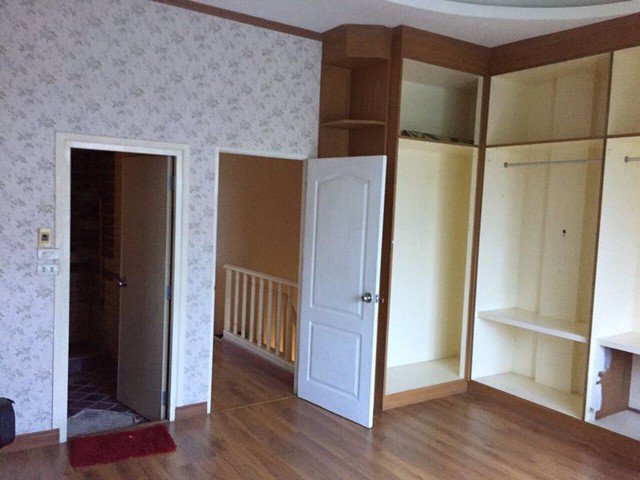 ให้เช่าtownhouse-หลังมุม-บ้านกลางเมือง-รัชดา-ลาดพร้าว-ใกล้-mrt-ลาดพร้าว