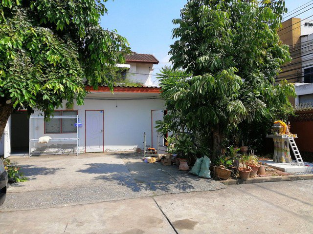 ให้เช่า-บ้านเดี่ยว-2-ชั้น-200-ตรว-9-ห้องนอน-สุทธิสาร-รัชดา-ใกล้-mrt-สุทธิสาร