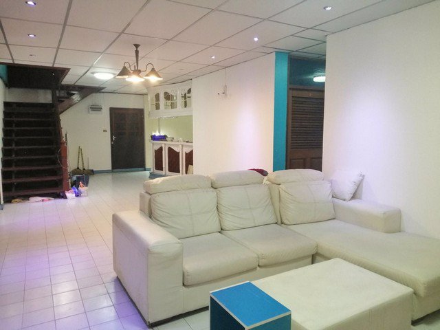 ให้เช่า-บ้านเดี่ยว-2-ชั้น-200-ตรว-9-ห้องนอน-สุทธิสาร-รัชดา-ใกล้-mrt-สุทธิสาร