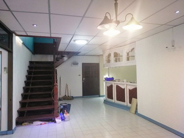 ให้เช่า-บ้านเดี่ยว-2-ชั้น-200-ตรว-9-ห้องนอน-สุทธิสาร-รัชดา-ใกล้-mrt-สุทธิสาร