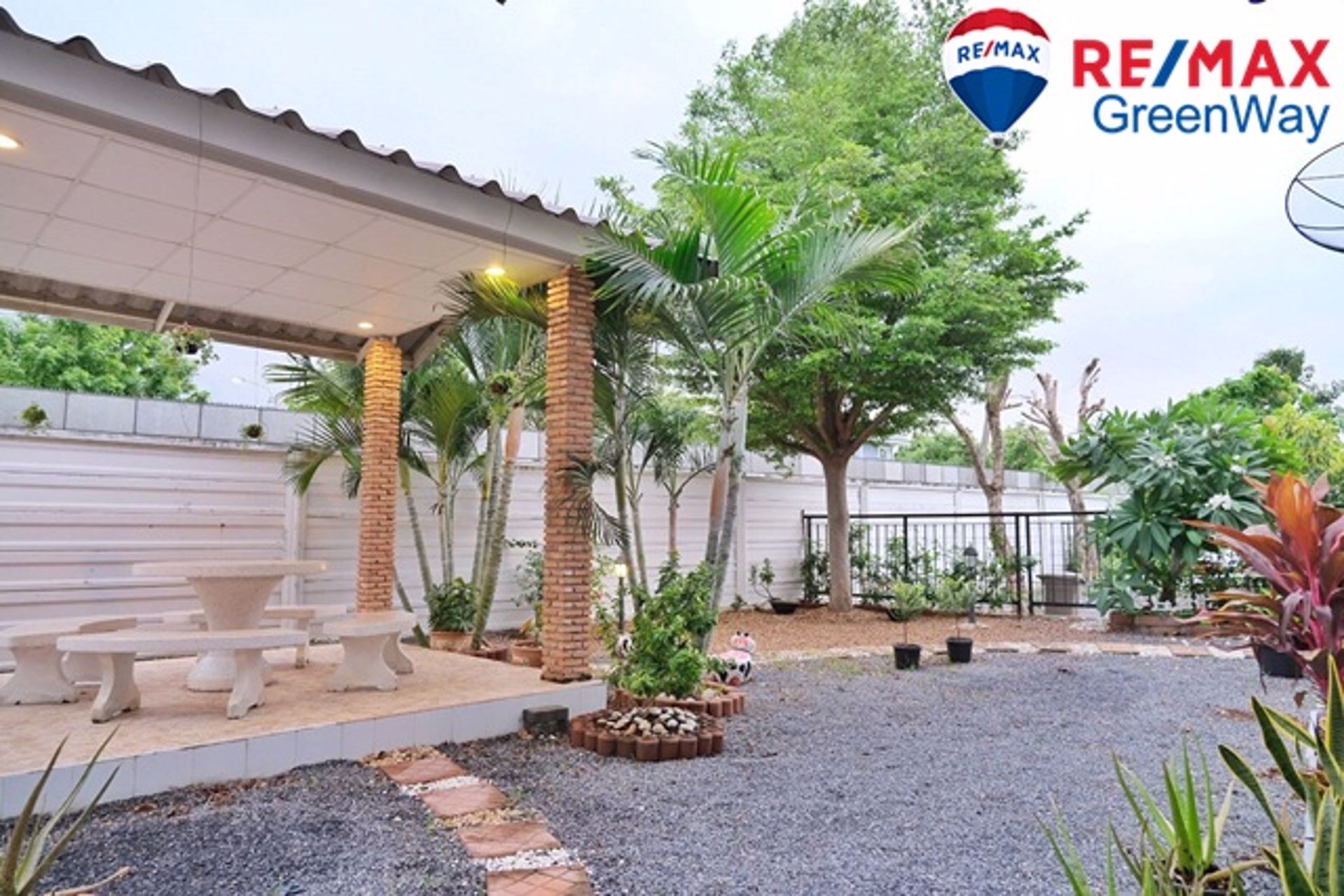 ทาวน์เฮ้าส์-มพฤกษาวิลล์-49-ศรีนครินทร์-ซอยทรัพย์บุญชัย-เนื้อที่-452-ตรว-ราคา-33-ล้าน-หลังริมใน