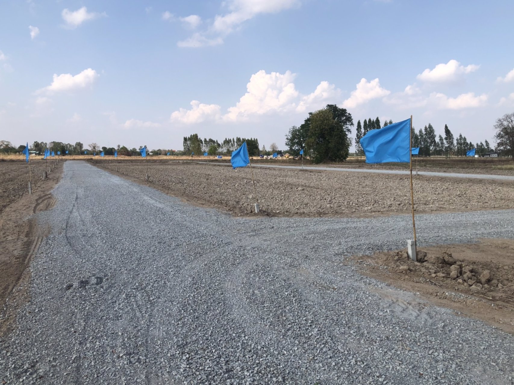 ขายที่ดินเปล่า-แปลงละ-80-100-ตรว-สุพรรณบุรี