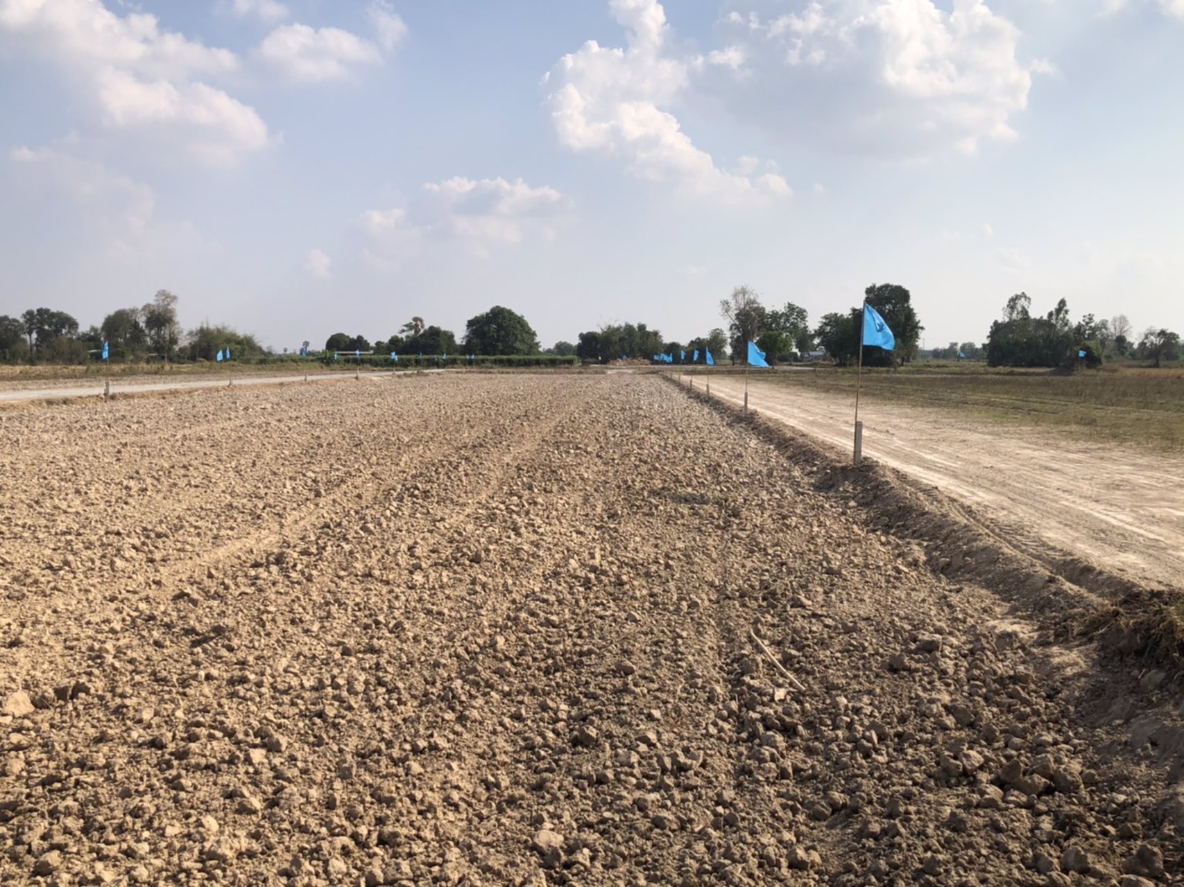 ขายที่ดินเปล่า-แปลงละ-80-100-ตรว-สุพรรณบุรี