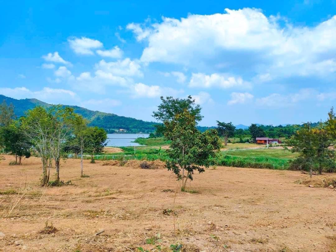 ขายเขาล้อมแปลงเพชรบุรี-บ้านห้วยเกษม