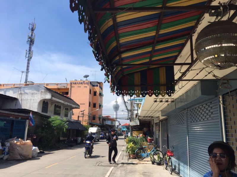 ให้เช่าอาคารพาณิชย์สูง-3ชั้น2คูหา-เนื้อที่32ตรว-ทาสีใหม่ทั้งหลัง-