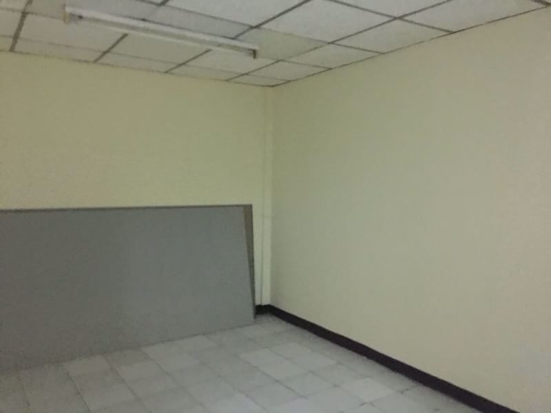 ให้เช่าอาคารพาณิชย์สูง-3ชั้น2คูหา-เนื้อที่32ตรว-ทาสีใหม่ทั้งหลัง-