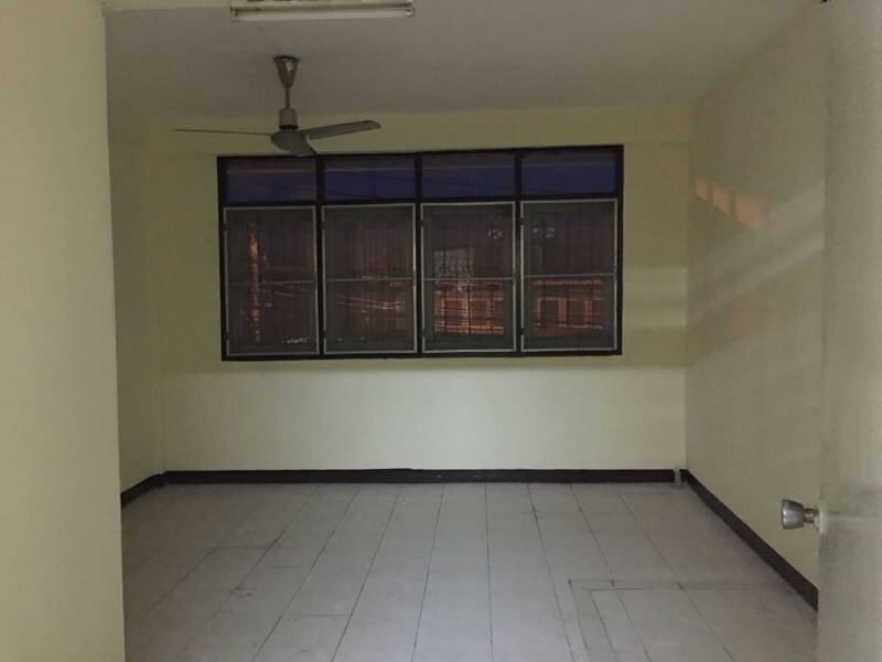 ให้เช่าอาคารพาณิชย์สูง-3ชั้น2คูหา-เนื้อที่32ตรว-ทาสีใหม่ทั้งหลัง-