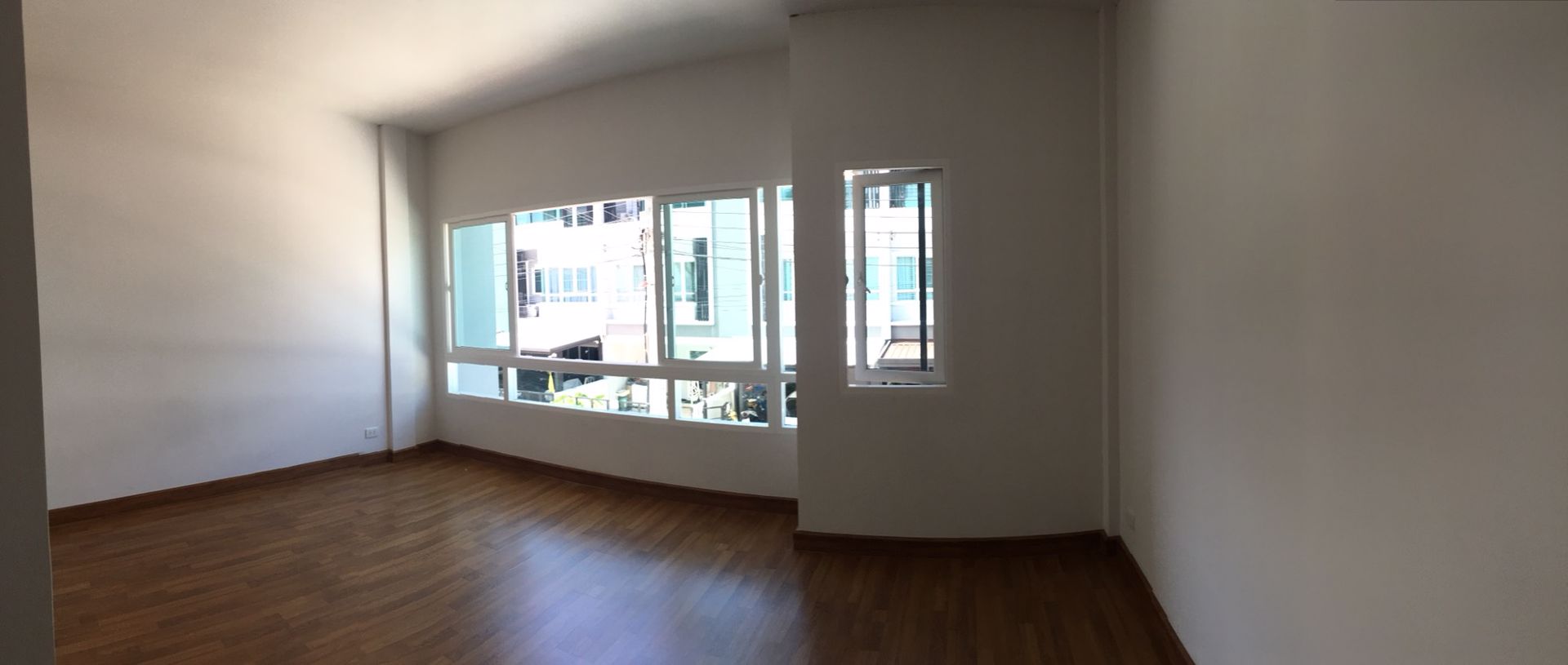 ให้เช่า-ทาวน์โฮม-3ชั้น-the-ricco-town-วัชรพล-ใกล้ห้าแยกวัชรพล-