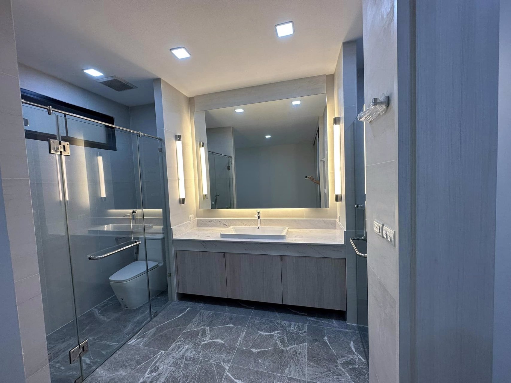 ให้เช่า-ทาวน์โฮมluxury-modenr-ซอยเสริมสุขใกล้ทางด่วน