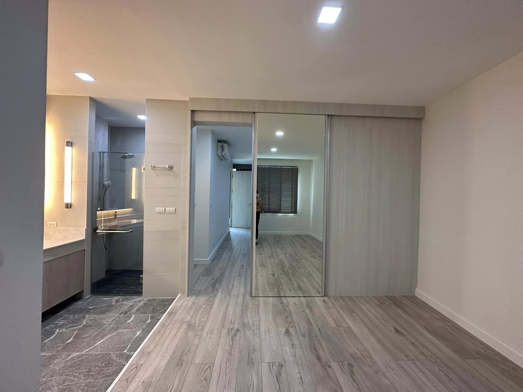 ให้เช่า-ทาวน์โฮมluxury-modenr-ซอยเสริมสุขใกล้ทางด่วน