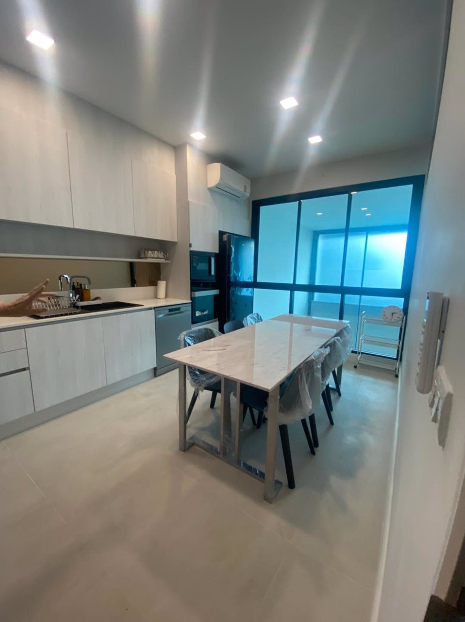 ให้เช่า-ทาวน์โฮมluxury-modenr-ซอยเสริมสุขใกล้ทางด่วน