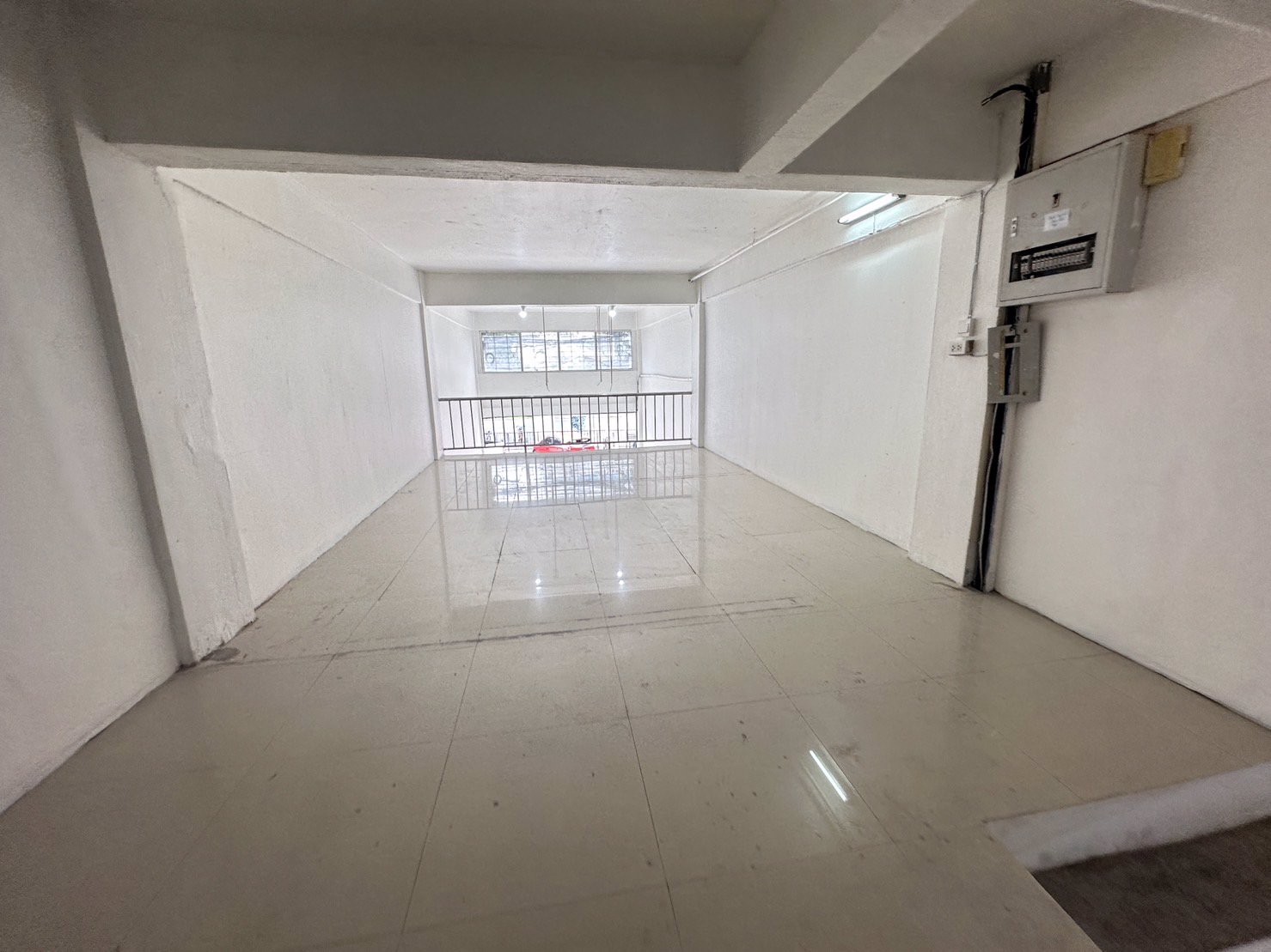 ขายอาคารพาณิชย์ติดmrtรัชดาภิเษก22