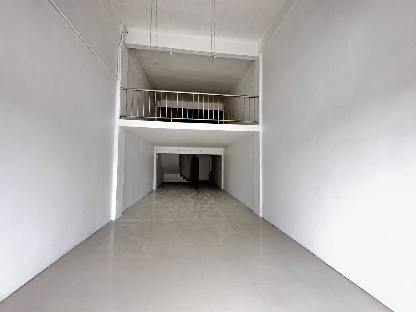 ขายอาคารพาณิชย์ติดmrtรัชดาภิเษก22