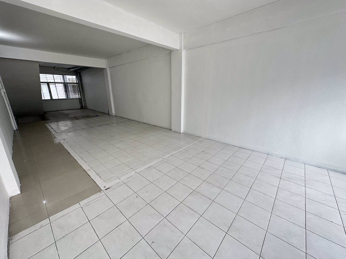 ขายอาคารพาณิชย์ติดmrtรัชดาภิเษก22