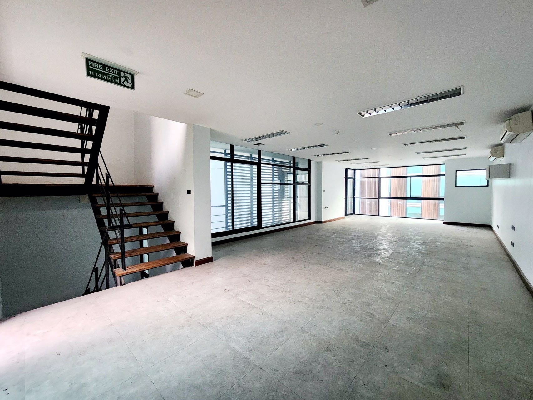 โฮมออฟฟิศ-ฮอฟฟ์-เอกมัย-รามอินทรา