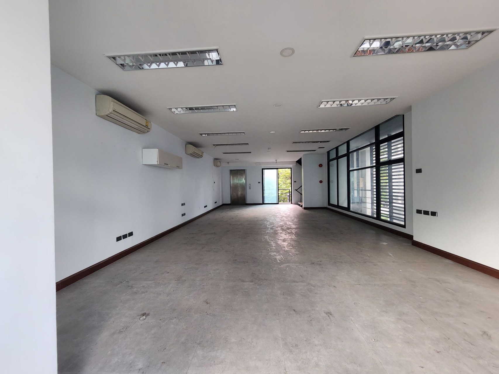 โฮมออฟฟิศ-ฮอฟฟ์-เอกมัย-รามอินทรา