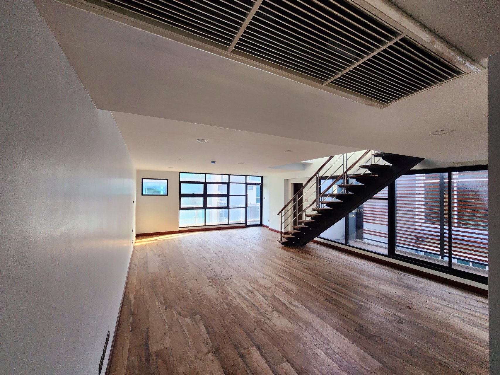 โฮมออฟฟิศ-ฮอฟฟ์-เอกมัย-รามอินทรา