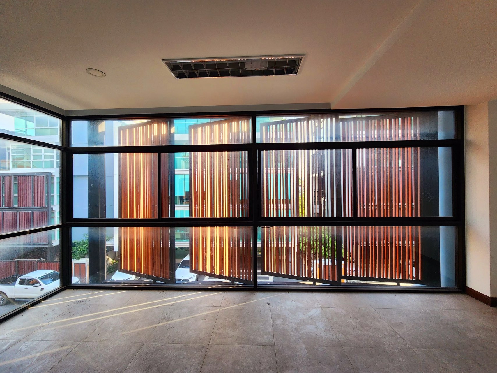 โฮมออฟฟิศ-ฮอฟฟ์-เอกมัย-รามอินทรา