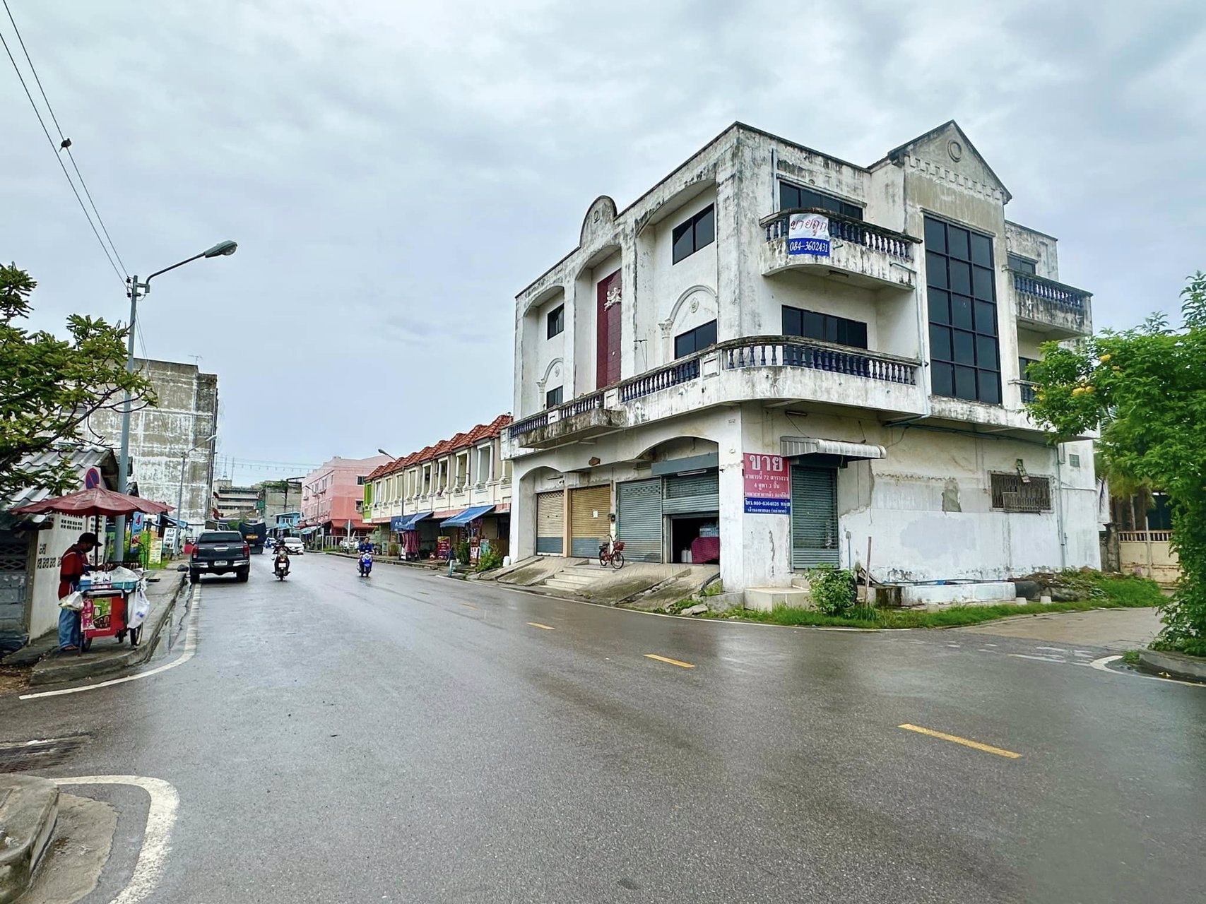 ขายด่วน-ตึก-3-ชั้น-4-คูหา-อ้อมน้อย-ทำเลทอง