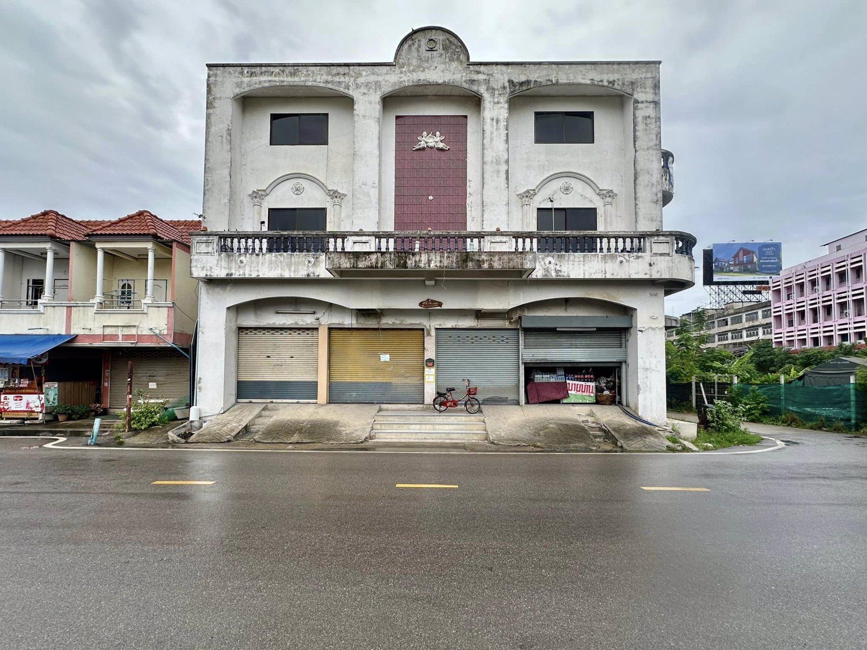 ขายด่วน-ตึก-3-ชั้น-4-คูหา-อ้อมน้อย-ทำเลทอง