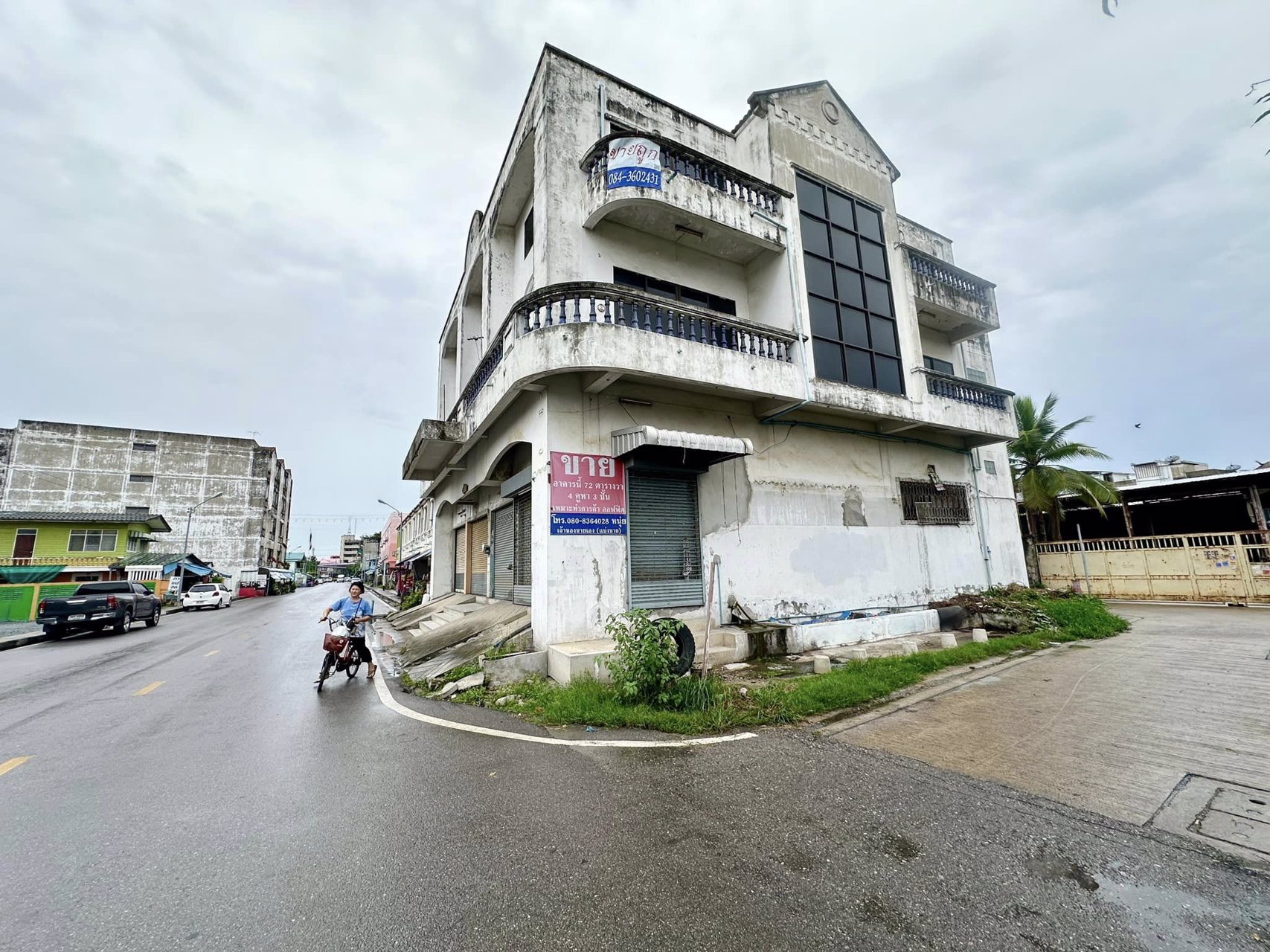 ขายด่วน-ตึก-3-ชั้น-4-คูหา-อ้อมน้อย-ทำเลทอง