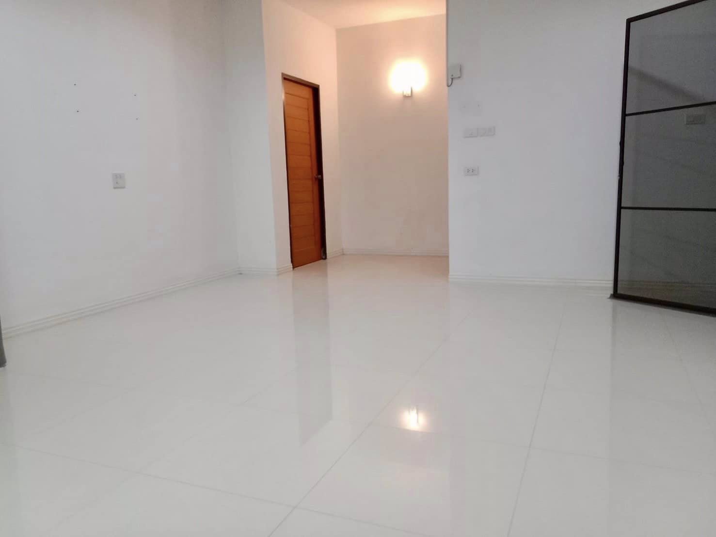 ขายด่วน-หมู่บ้านโรจนะ-การ์เด้น-โฮม-131-ตรว