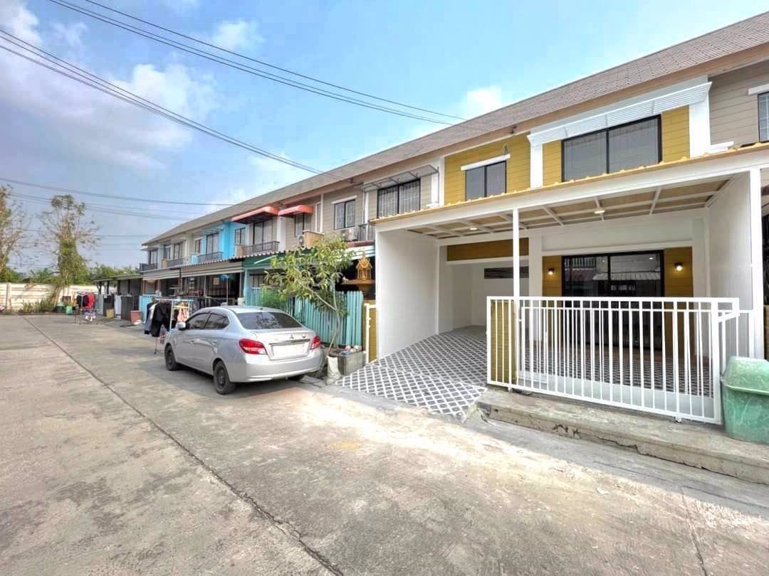 หมู่บ้านพฤกษา54-คลองถนนใกล้รถไฟฟ้า-ตกแต่งใหม่สวยพร้อมเข้าอยู่