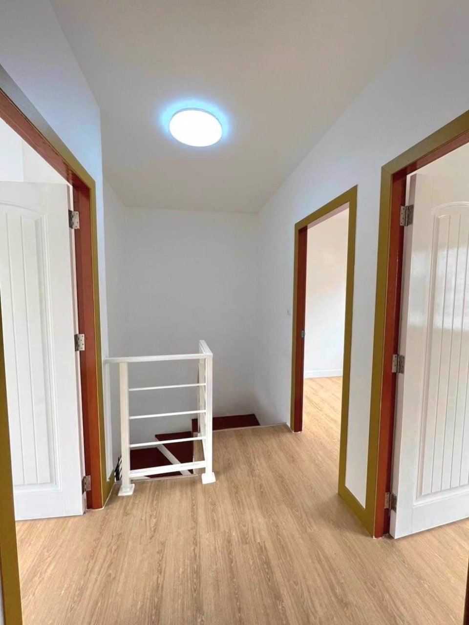 หมู่บ้านพฤกษา54-คลองถนนใกล้รถไฟฟ้า-ตกแต่งใหม่สวยพร้อมเข้าอยู่